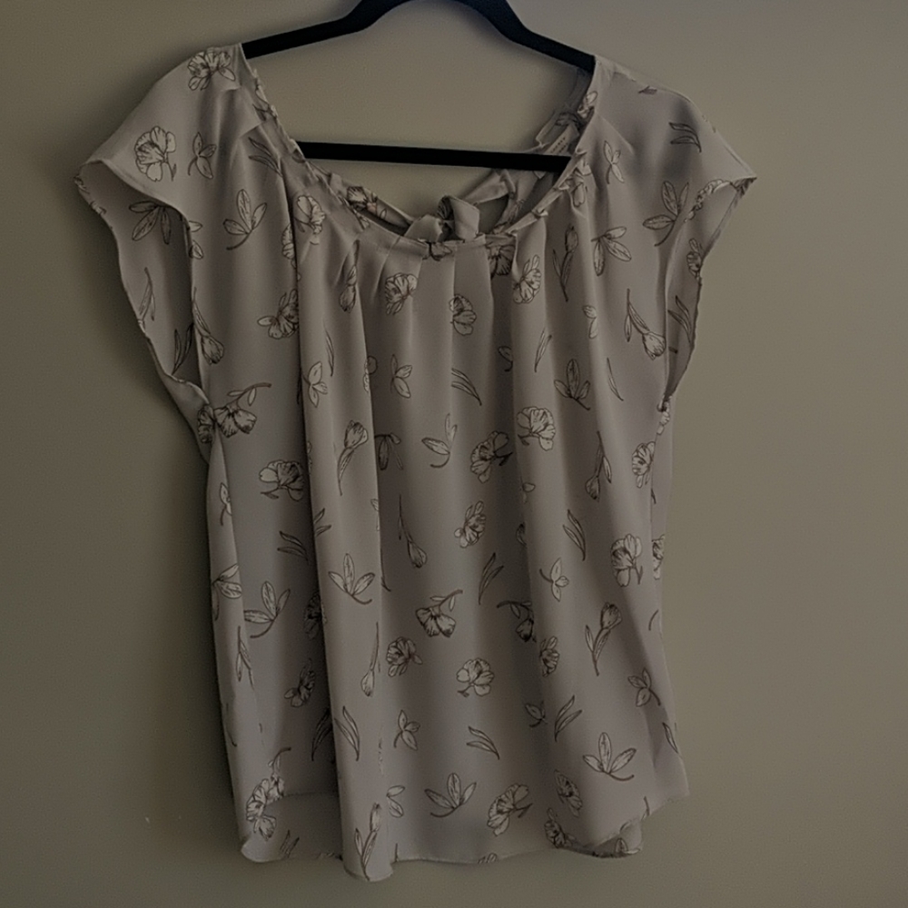 Ruched scoop neck short sleeve blouse